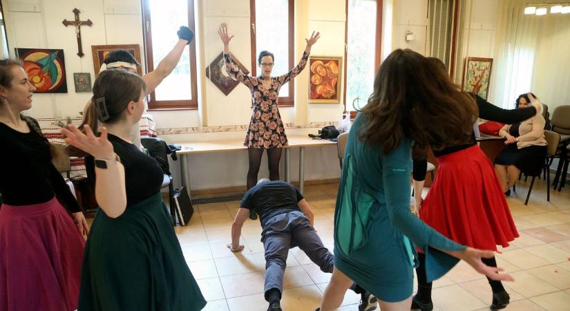 Amikor a Halál kopogtat: ilyen lesz az idei passiójáték Újszegeden