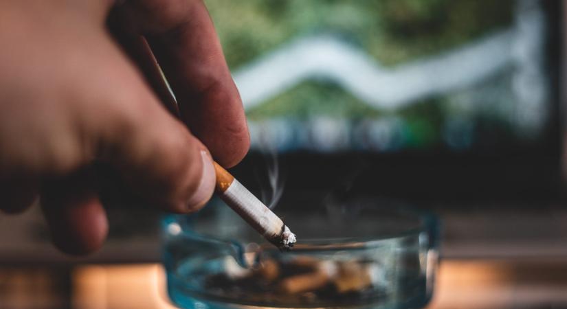 Kilőhet a cigaretta ára, jöhet a háromezer forintos plafon