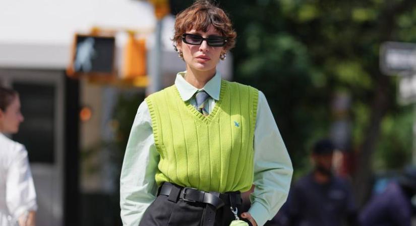 Ezt tedd a kendővel, ha nincs nyakkendőd, de követnéd a trendet: egyszerű, mégis sikkes