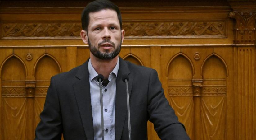 Letelt a 72 órás ultimátum, Tordai Bence visszalépett a választástól