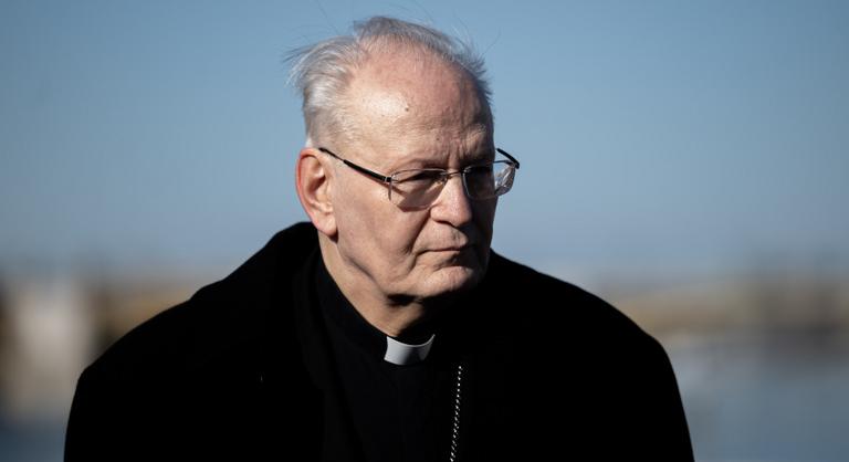 Felolvasták a híveknek a műtétje után lábadozó Erdő Péter üzenetét