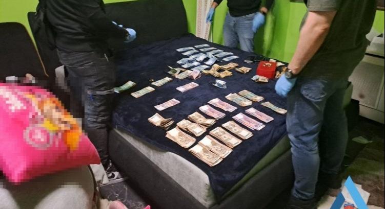 Kristályt terítő dílerekre csaptak le a rendőrök