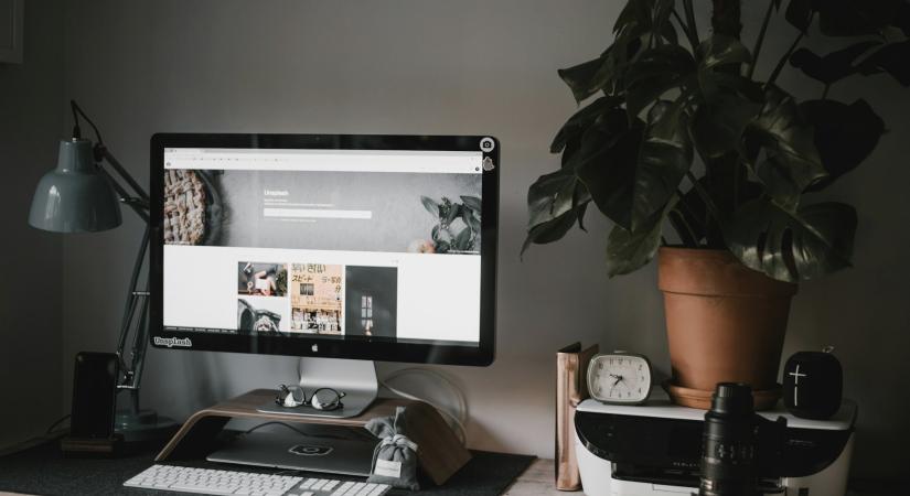 Monitor-ergonómia: hogyan állítsd be a képernyőt a szemed védelmében?