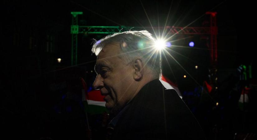 A konzervatív értékrend mellett foglalt állást a tudományos csoport: kemény kritikával illeték Magyar Péteréket