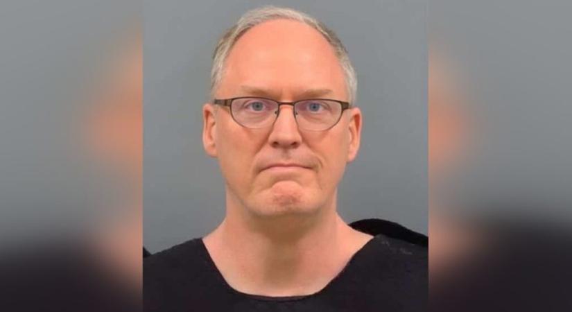 Szexuális bűncselekmények miatt tartóztatták le a keresztény szexuális erkölcsről publikáló professzort