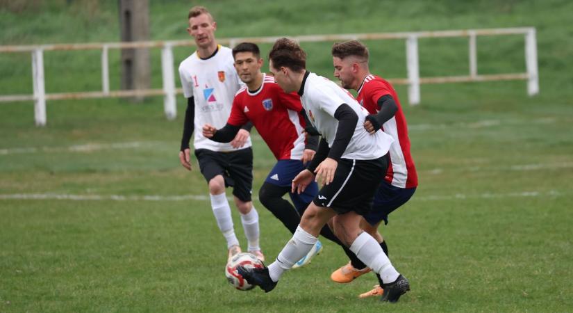 Nagyok meccsén a Venyim a sírból jött vissza, Előszállás bravúros pontszerzése – képgalériákkal