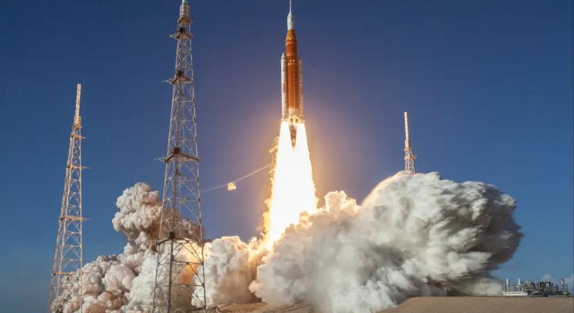 Elhagyta a Föld körüli pályát az Artemis II., megtette utolsó nagy lépését a Hold felé