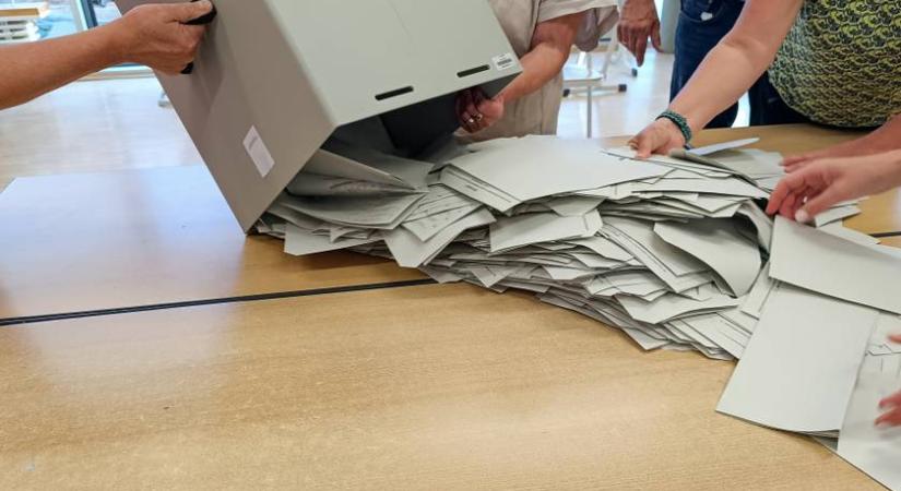 Magyarok ezrei döntöttek az utolsó pillanatban: ilyen sokan beadták a kérelmet külföldön