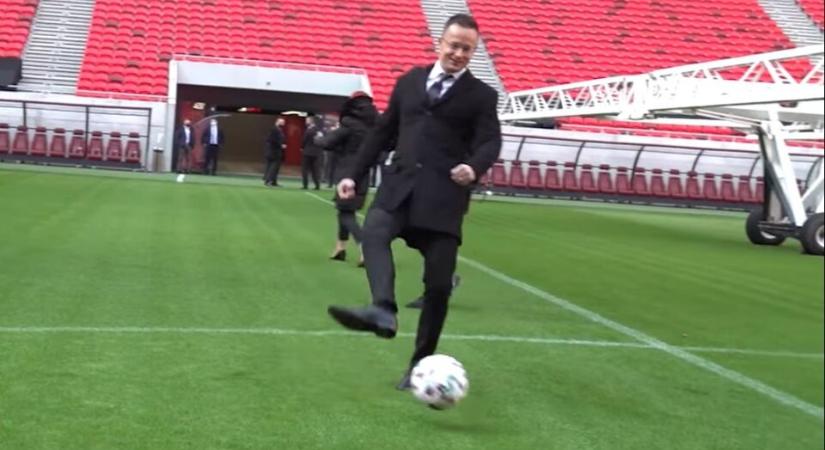 Egykori tanára megtagadta Szijjártó Pétert oroszbarát politikája miatt