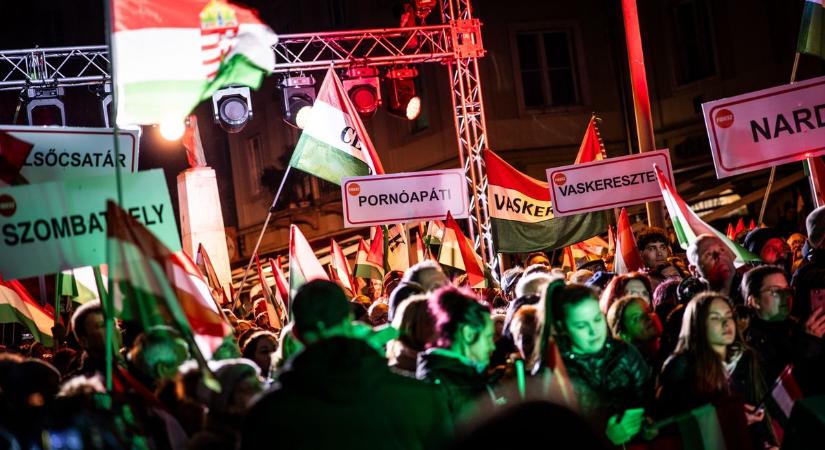 Orbán Viktor Szombathelyen: A hatalmas tömeg nem ült fel a provokációnak