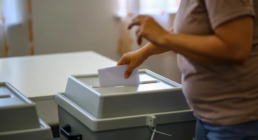 Választás 2026 - Az utolsó napon még csaknem 3700-an jelentkeztek a külképviseleti névjegyzékbe és mintegy 14 ezren jelentkeztek át