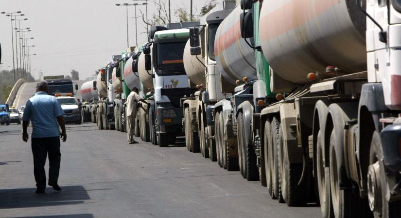 Közúton, tartálykocsikkal Szírián keresztül exportál kőolajat Irak