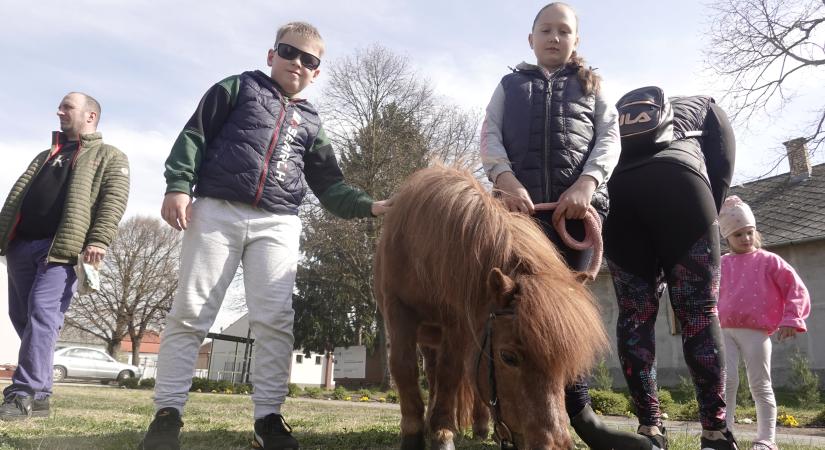 Tojásokra írva is őrzik a hagyományt