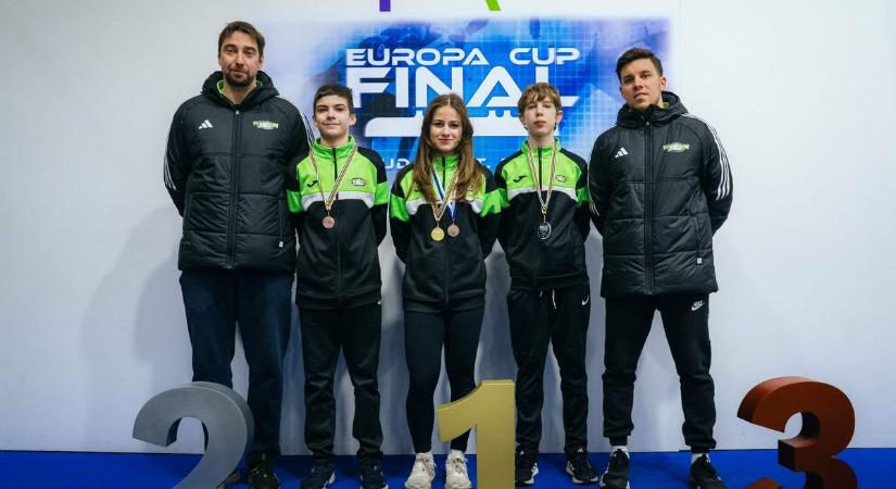 Hazai és nemzetközi terepen is sikeresen szerepeltek a szegedi korisok