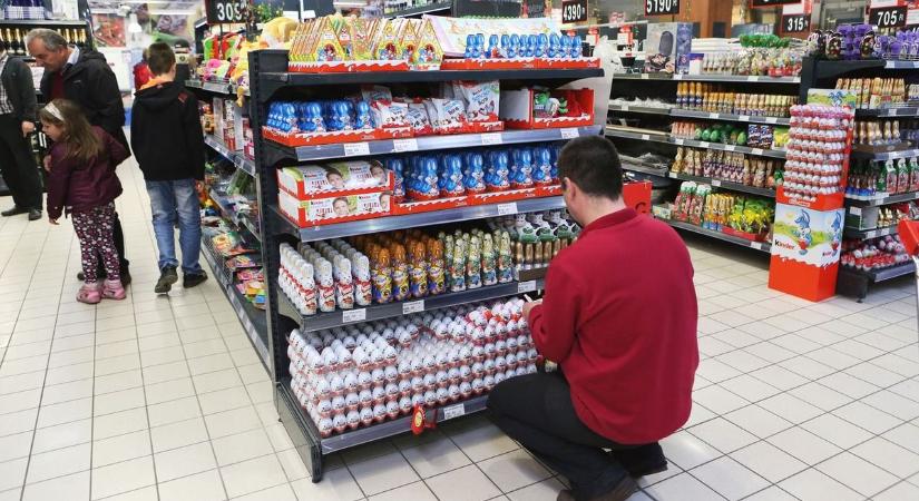 Húsvéti leárazás indult, de a boltzárak miatt mindenki egyszerre rohamozza meg az üzleteket