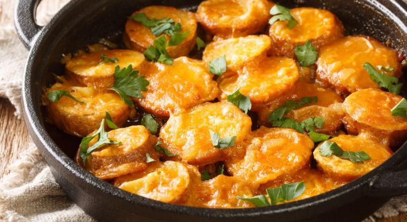 Finomabb, mint a hagyományos sült krumpli: kevesen ismerik a spanyolok „Patatas a la importancia” receptjét