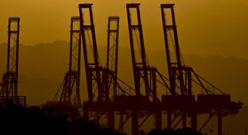 Hormuz után felrobban egy másik szoros is? Két szuperhatalom feszül szembe egymással