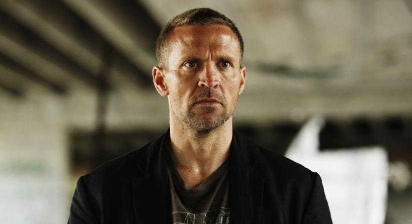 Húsvéti Netflix-bakancslista: A 7 legjobb minisorozat, amit a hosszú hétvége alatt ledarálhatsz