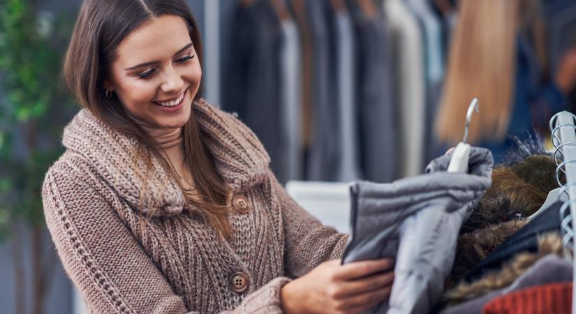 Anna a turkálóban vett kabátot – Elképesztő, mit talált, amikor belenyúlt a zsebébe
