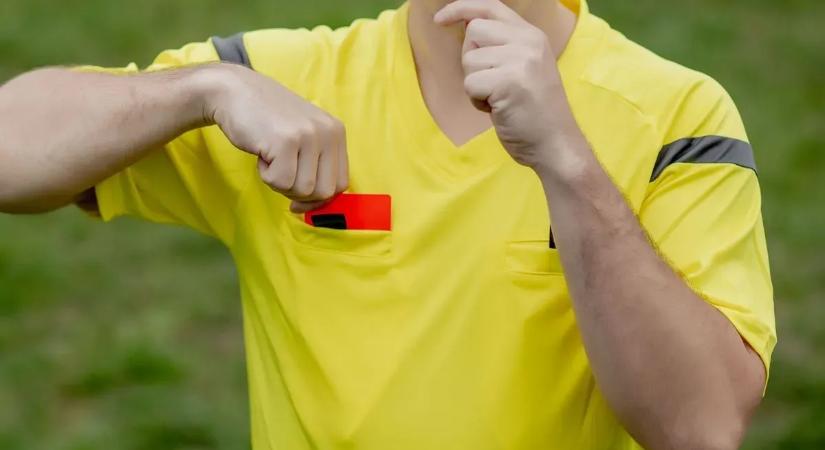 15 évet kapott a magyar focista, aki fejbe rúgta a bírót