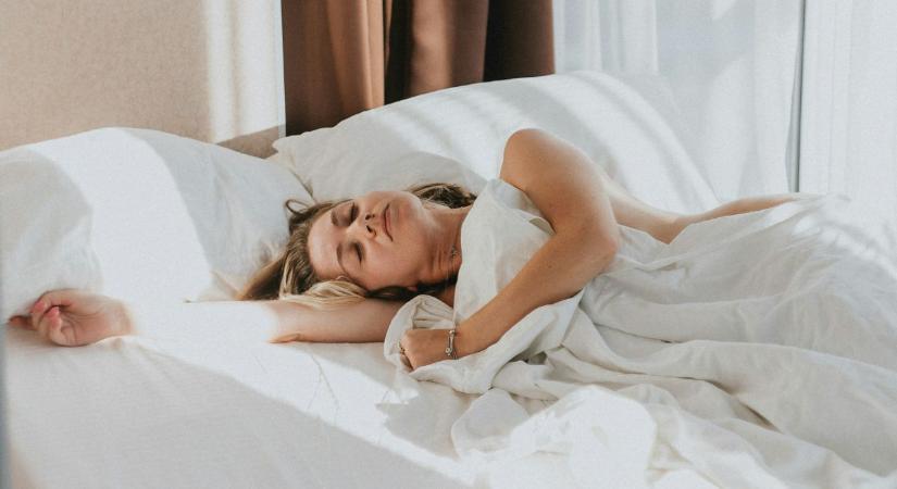 Pontosan ennyi a bőrödnek megfelelő hőmérséklet a hálószobádban a bőrgyógyász szerint