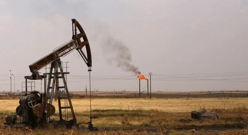 Szétszakadt a piac – teljesen kettévált az olaj valós piaci ára és a határidős ügyletek közötti ár