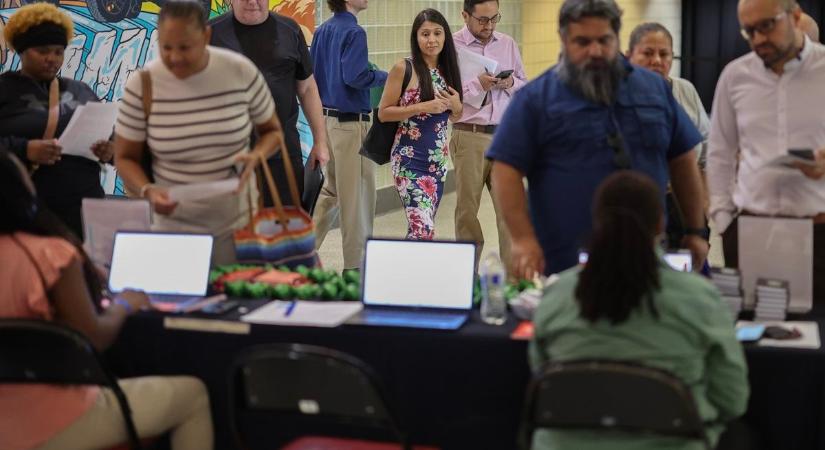 Meglepő fordulat: ennyi új munkahelyre senki sem számított