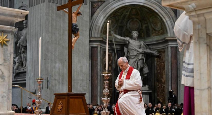 A kereszt titokzatos kottájában szólalnak meg a legnagyobb szeretet hangjai – nagypénteki passió a Vatikánban