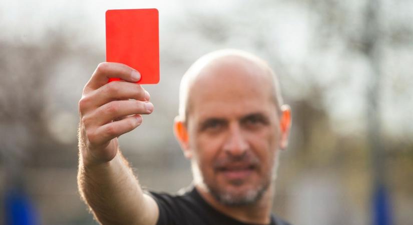 Súlyos büntetés: 2041-ig tiltották el a bírót megtámadó kunhegyesi focistát