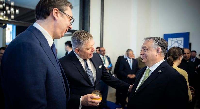 Orbán Viktor szövetségese szerint az emberiség a szakadék szélén áll, összehívta a pártokat