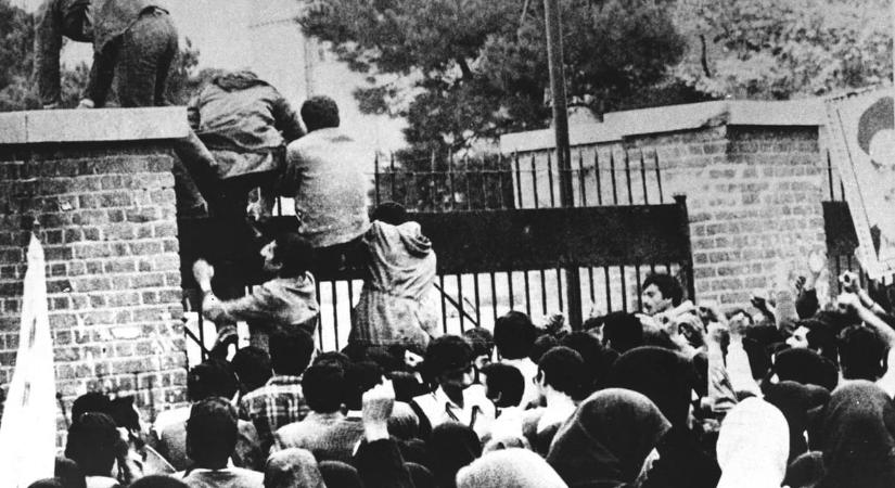 Az USA és Irán viszálya 1979-ből ered, a háborúhoz Jimmy Carter doktrínája adja az alapot