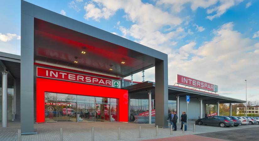 Friderikusz Sándor tudta meg először: a Spar kivonul Magyarországról?
