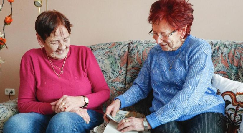 Nyugdíjasok figyelem: ezek a támogatások járnak 2026-ban, sokan kihagyják