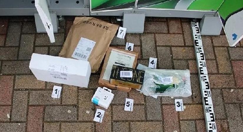 Új trükköt találtak ki a csomagpontos csalók: egyetlen hiba buktatta le őket