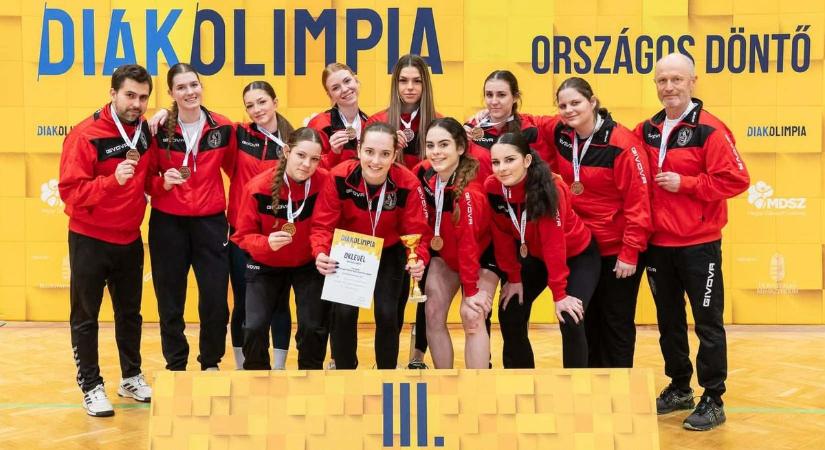 Berze-bravúr: történelmi magasságban a gyöngyösi lányok