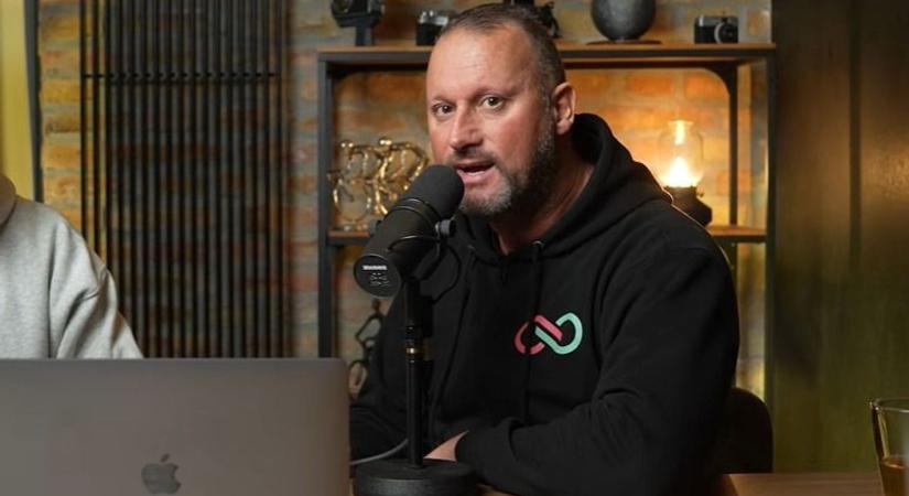 VV Alekosz teljesen ledobta az ékszíjat: szerinte a Fidesz letiltja a Facebookot a választások után (VIDEÓ)