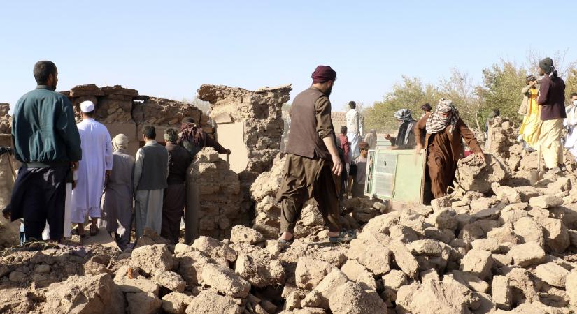 Megmozdult a föld, házak dőltek össze, emberek haltak meg Afganisztánban