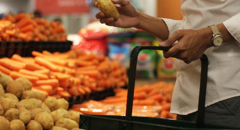 Áprilisi boltjárat: így változik a cukor, a liszt, az étolaj és a tojás ára