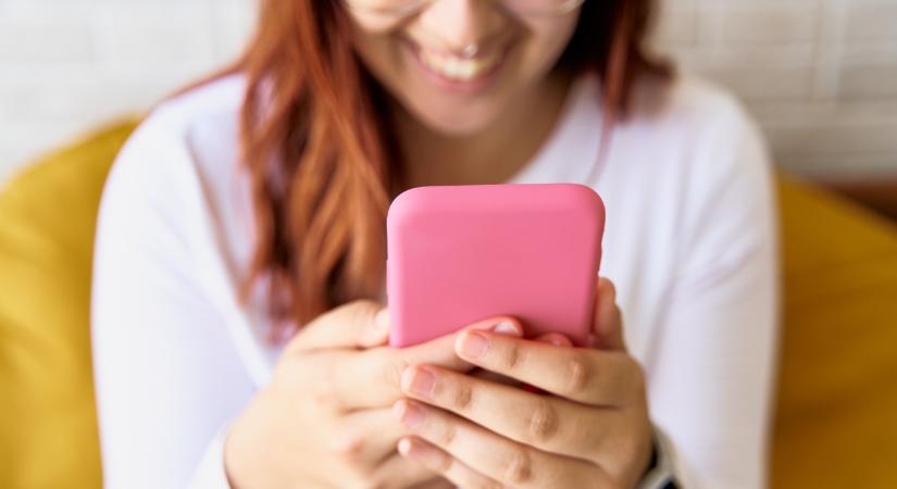 Másfél hétre vagyunk a rendszerváltástól a Messengeren