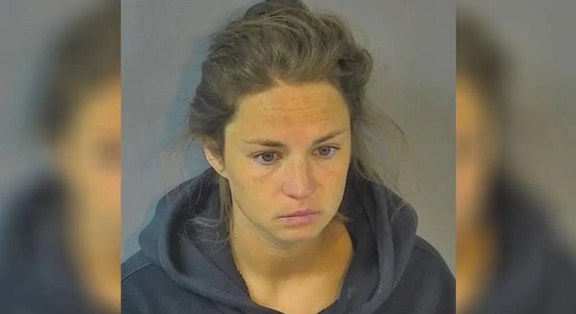 Meztelen fotókkal csábította el diákját a perverz tanárnő