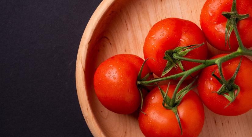 Édesebb paradicsom termeszthető otthon, mint a bolti, egy 60 forintos trükk segítségével
