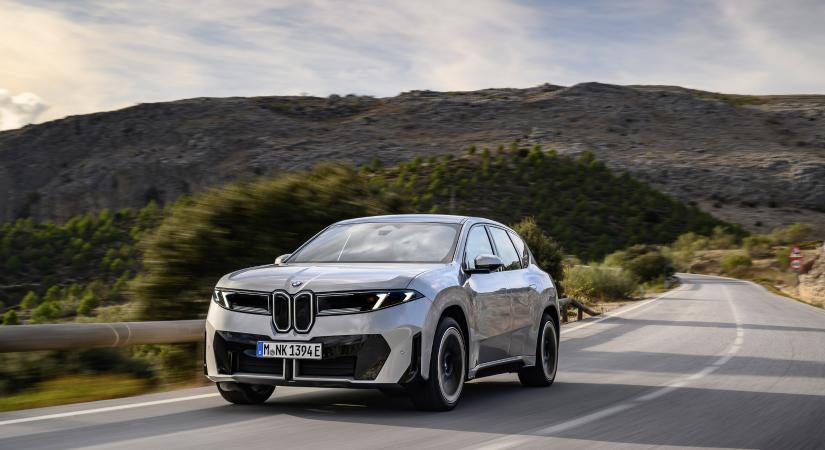 Olcsóbb változat érkezik a BMW iX3-családba