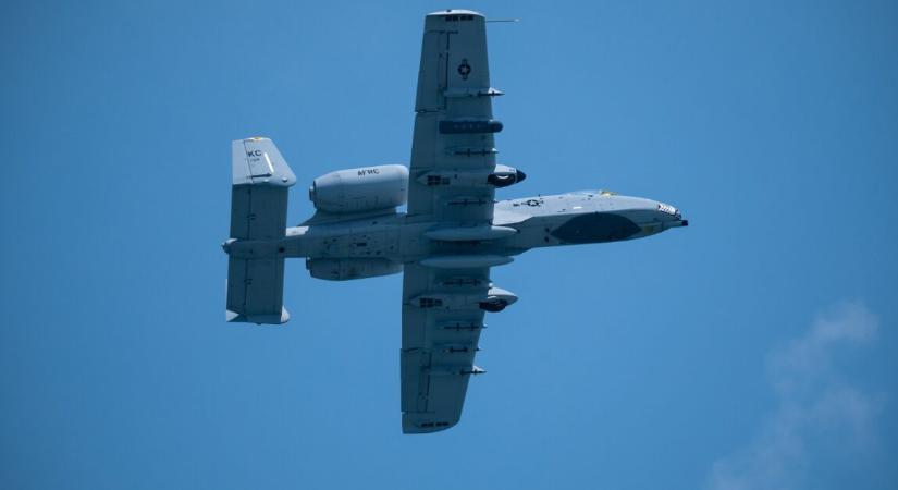 Rendkívüli a helyzet Iránban – újabb amerikai gépeket lőttek ki