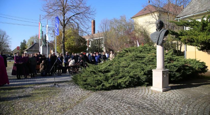 A falu alapítóira emlékeznek Mezőfalván