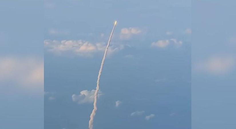 Elképesztő felvételek jöttek a Holdra induló Orion űrhajtó felszállásáról