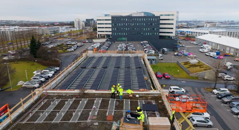 Már Izlandon is napelemes-akkumulátoros töltőket telepítenek
