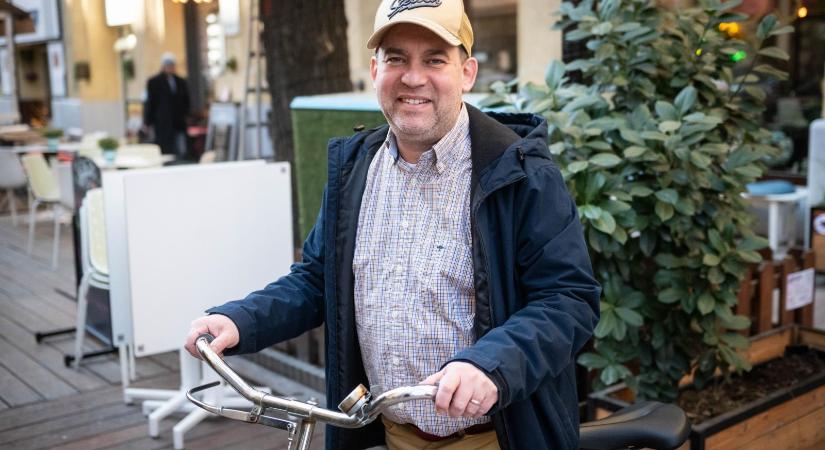 Humorban a tragikum – Várólistán Rényi Ádámmal