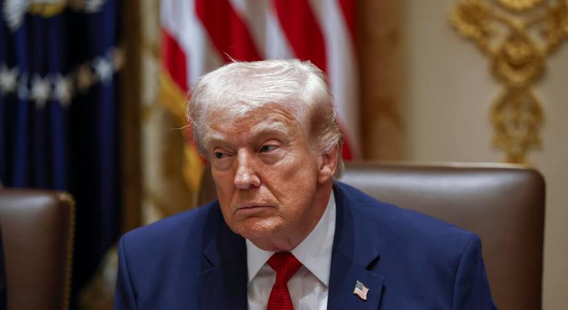 Meglepően szűkszavú volt Trump a lezuhant amerikai vadászgép ügyében