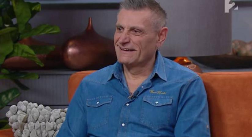 Ilyen szép nő az Irigy Hónaljmirigyes Sipos Peti felesége: a szőke hajú Krisztinát 38 éve szereti