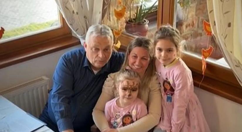 Orbán Viktor ledobta a cukiságbombát: két kislánynak mesélt az étteremben